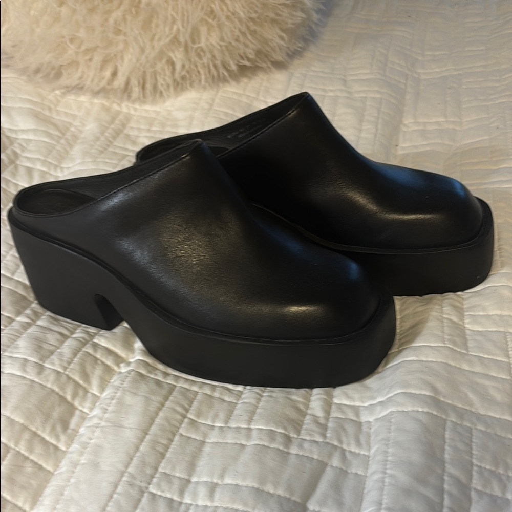 Black Women's Platform Clogs